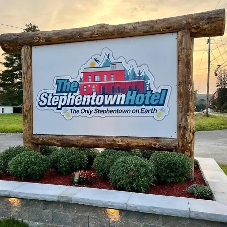 The Entire Stephentown Hotel. 28 Person Occupancy